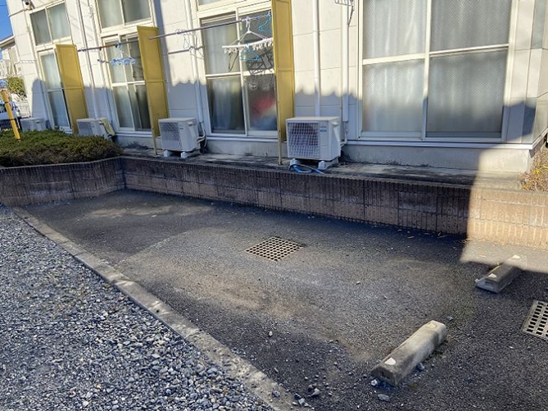 レオパレスアルカディア 駐車場