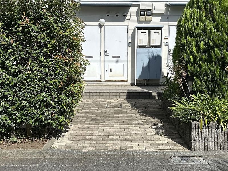 レオパレス五ノ坂 エントランス