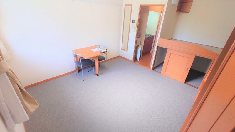 レオパレスタクミサワ 居間