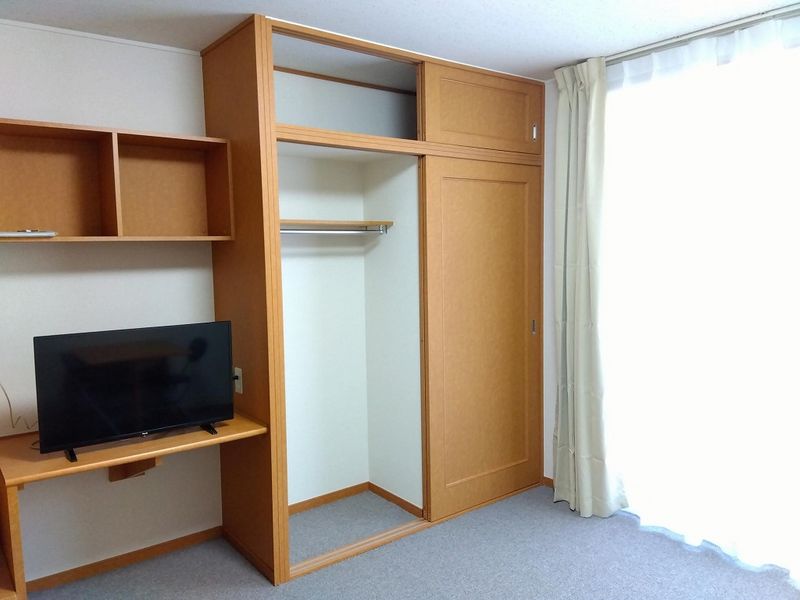 レオパレス川添 収納