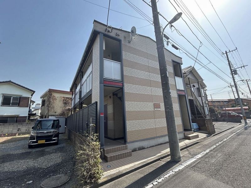 レオパレスパステロ 外観