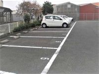 レオパレスハニーランド 駐車場