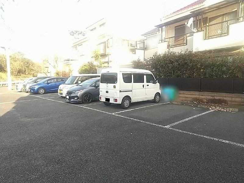 レオパレスＯ　ｔｗｏ 駐車場