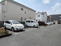 レオパレスアドミラブールワタル 駐車場