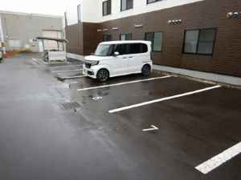 レオパレスエスペランサ 駐車場