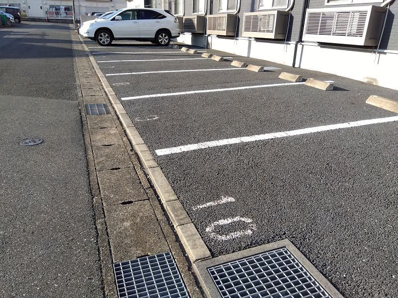 レオネクストプレステージⅣ 駐車場