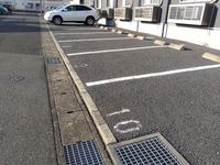 レオネクストプレステージⅣ 駐車場