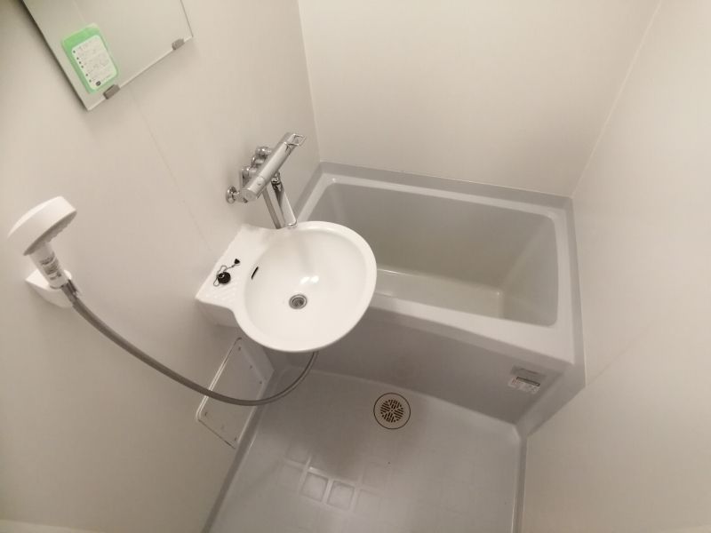 レオパレスマエダ 風呂