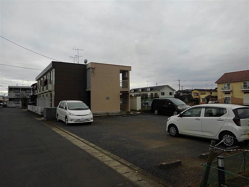 レオパレスＴ・Ｋ 駐車場