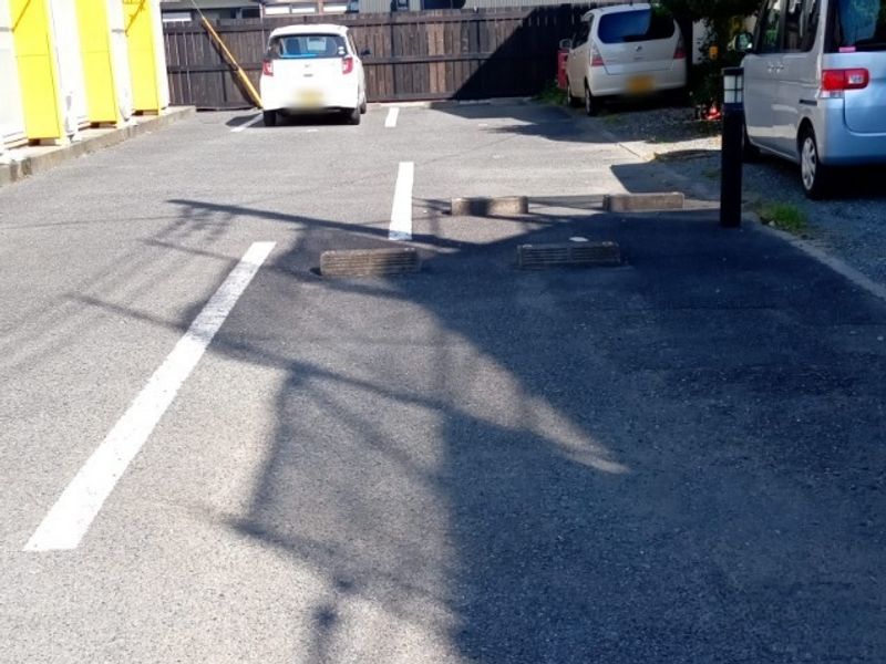 レオパレス１２９ロードサイド 駐車場