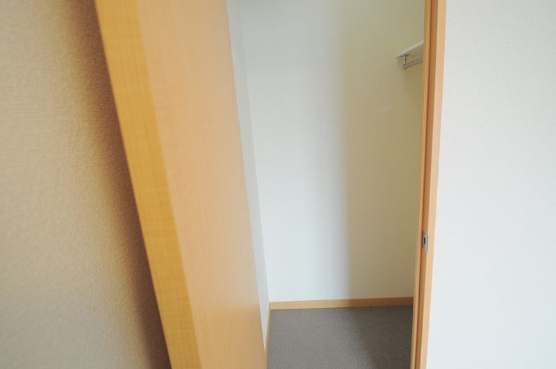 レオパレス水向 収納