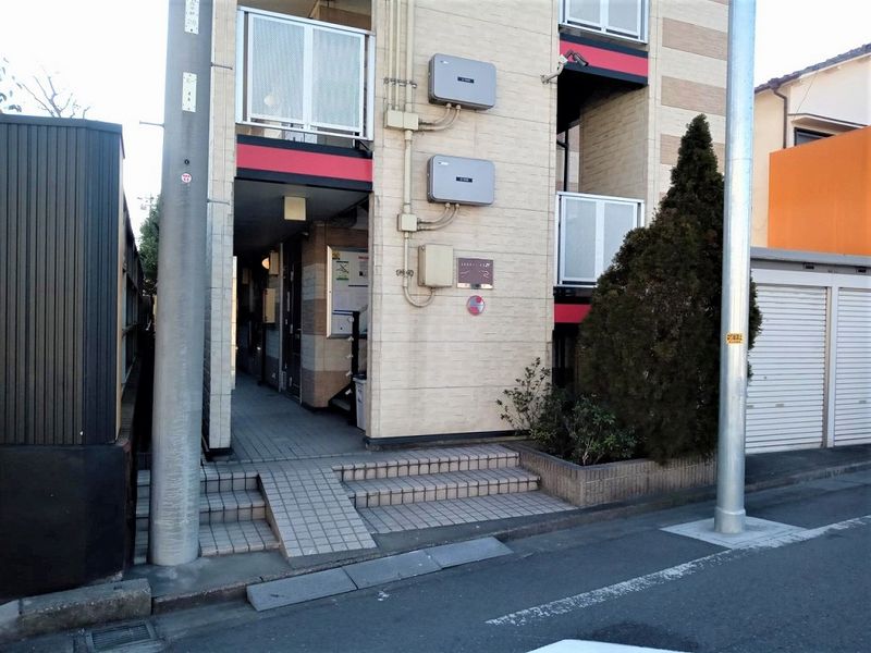 レオパレスクワトロ エントランス