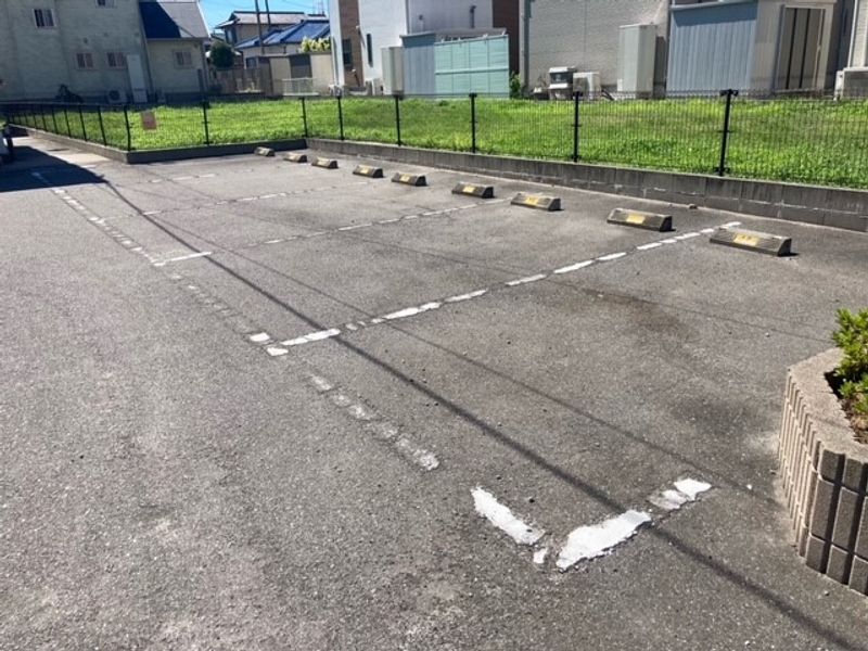 レオネクストオーシャン 駐車場