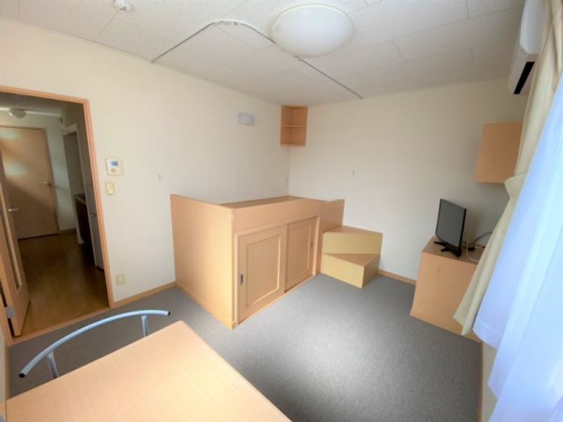 レオネクストＨＯＰＥ横山 居間