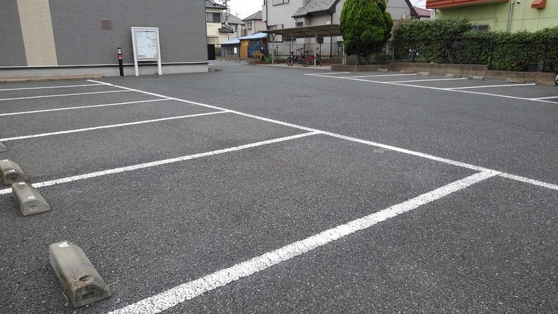 レオパレスアネックス 駐車場