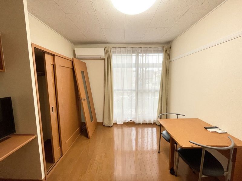 レオパレスコスモス 居間