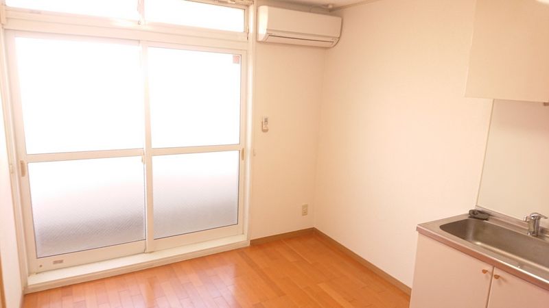 レオパレスラウムふじみ野 居間