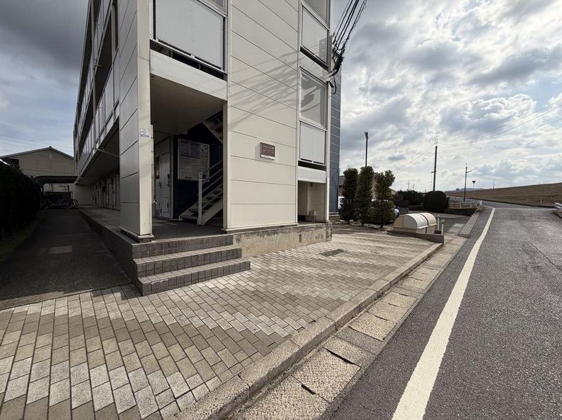 レオパレス古志大橋北サイド エントランス