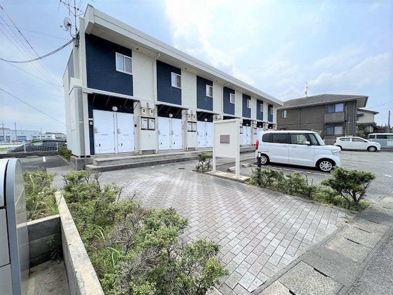 レオパレスチェリッシュ 外観