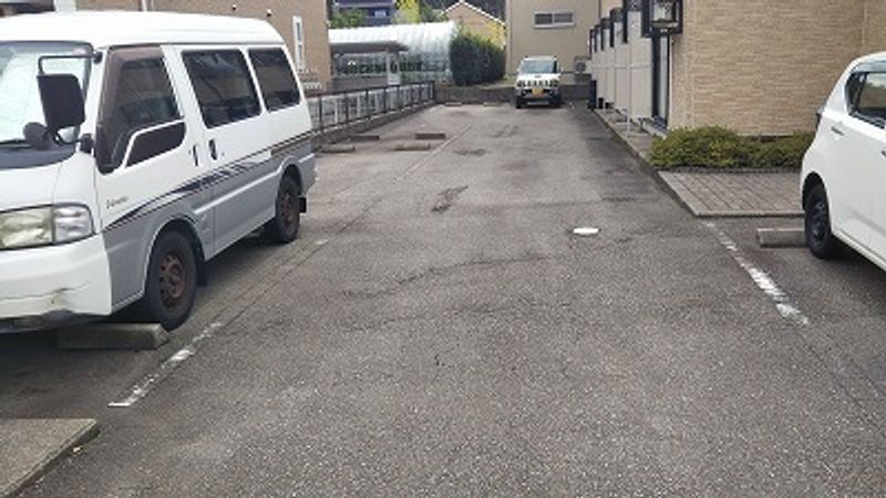 レオパレスシェリーⅠ 駐車場