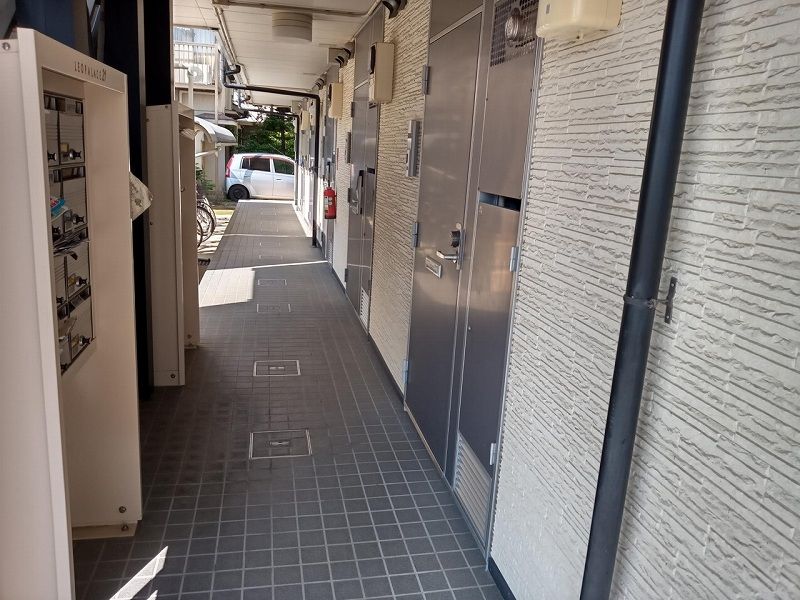 レオパレスローレル相生 エントランス