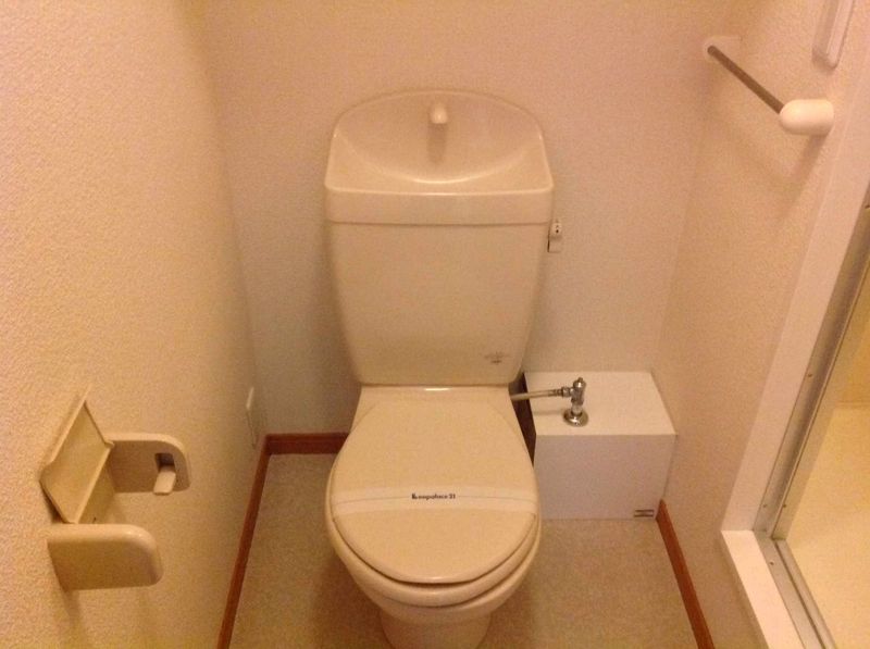 レオパレスセルーナ トイレ