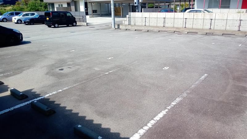 レオパレス東新庄 駐車場