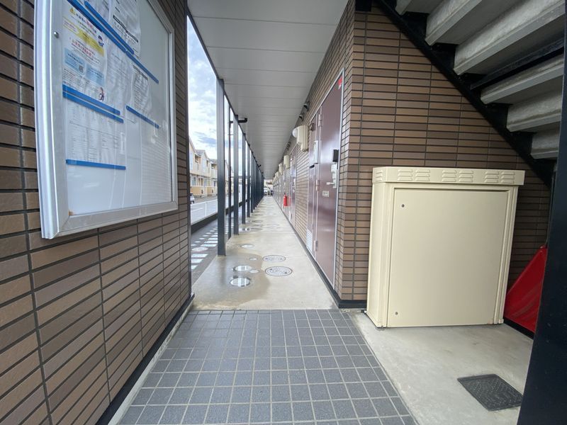 レオパレスフレンドハイツ エントランス