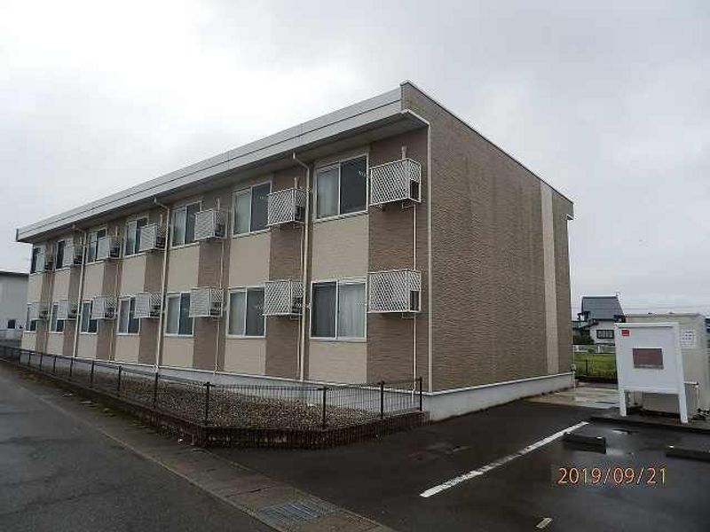 レオパレスわかば 外観