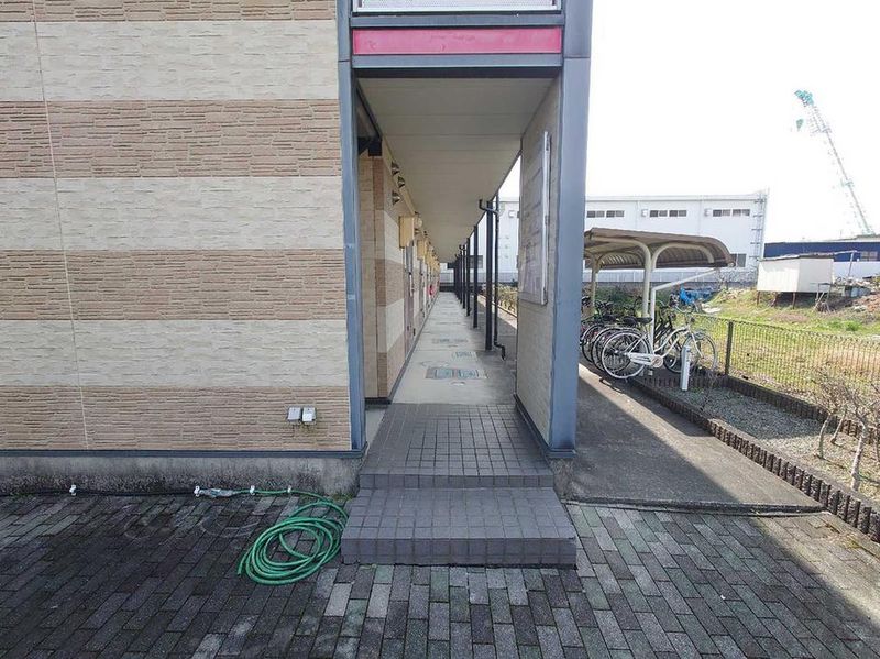 レオパレスオアシス エントランス