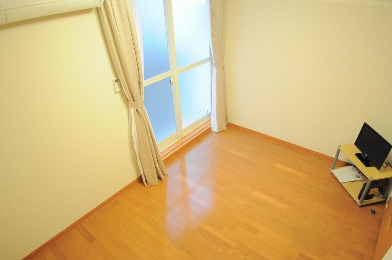 レオパレスアルカディア畑原 居間