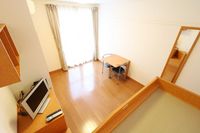 レオパレスヒガシノナミ 居間