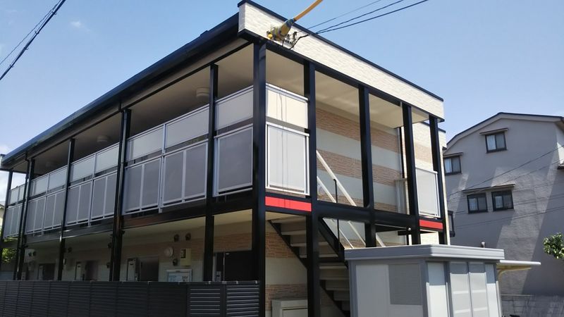 レオパレス近松 外観