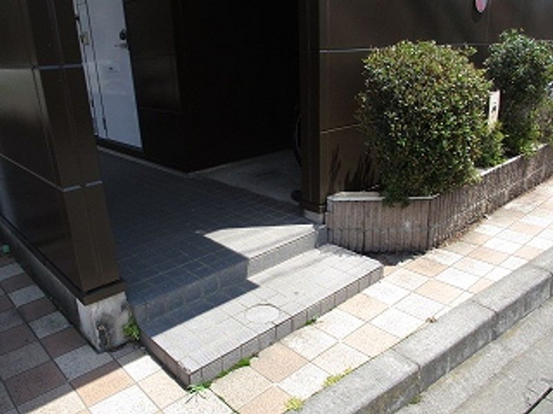 レオパレスカステーロ エントランス