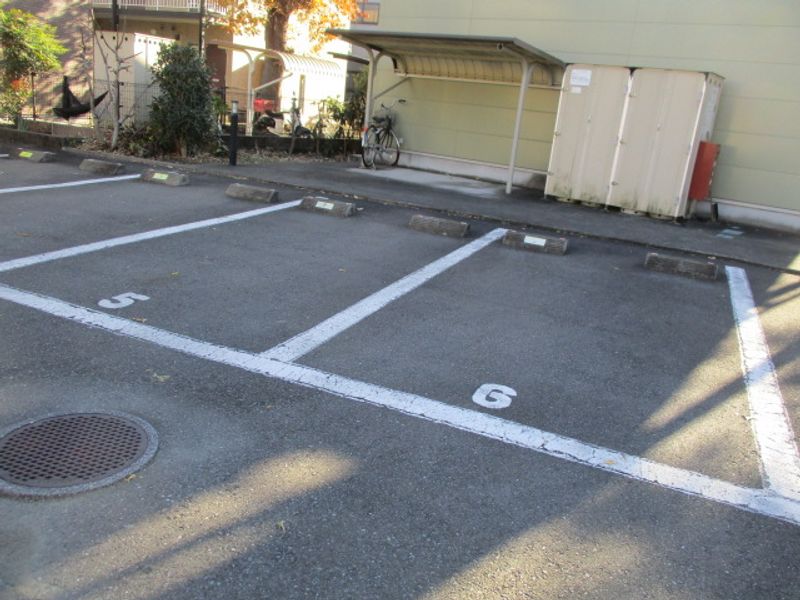 レオパレスはあと 駐車場