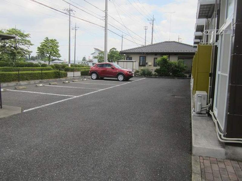 レオパレスはなみずき 駐車場