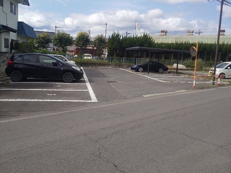 レオパレス今井 駐車場