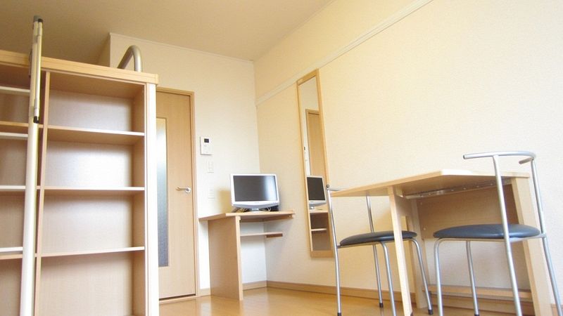 レオパレス南大塚 居間