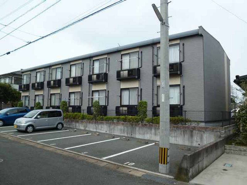レオパレスリミエール 駐車場