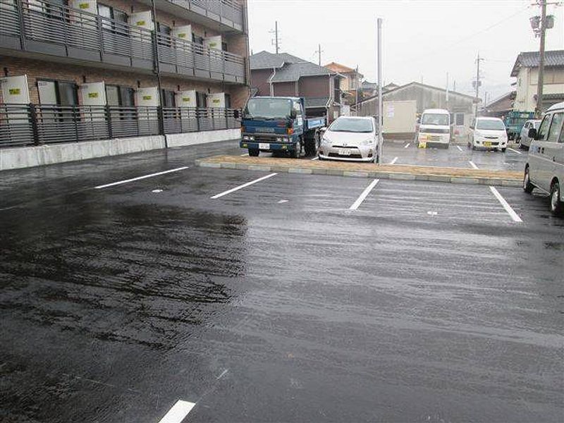 レオネクストシエル 駐車場