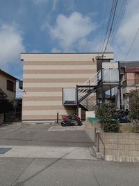 レオパレスフルール エントランス