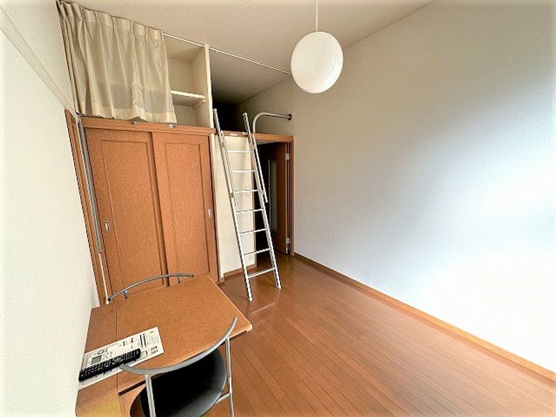 レオパレス横浜白根町 居間