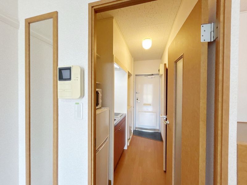 レオパレス柏屋 玄関