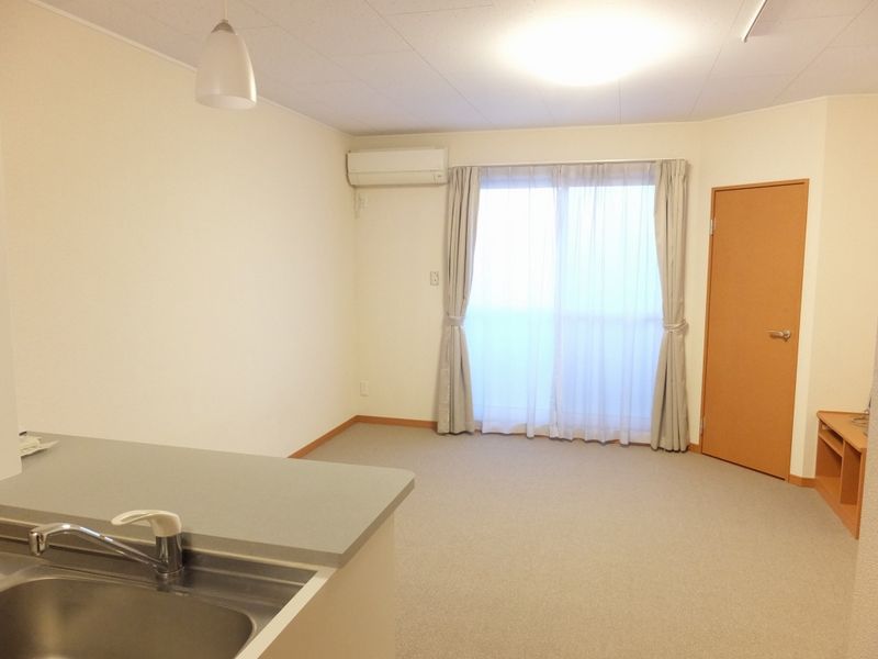 レオパレスハミングライン 居間