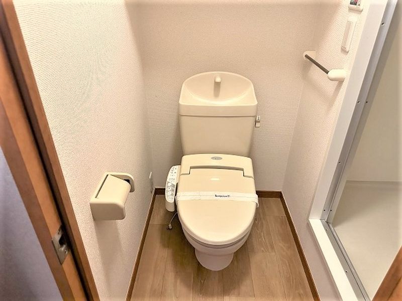 レオパレスＰＵＲＥＲＩＳＥ トイレ