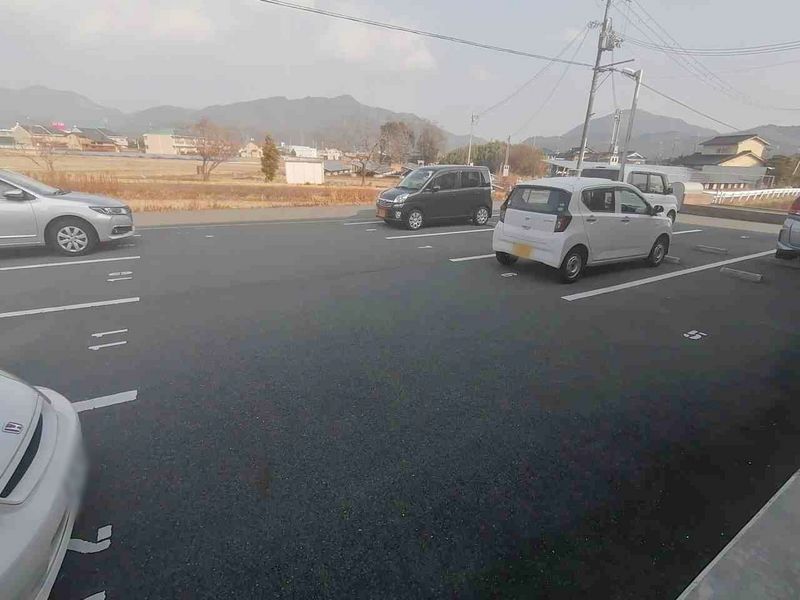 レオネクスト国見 駐車場