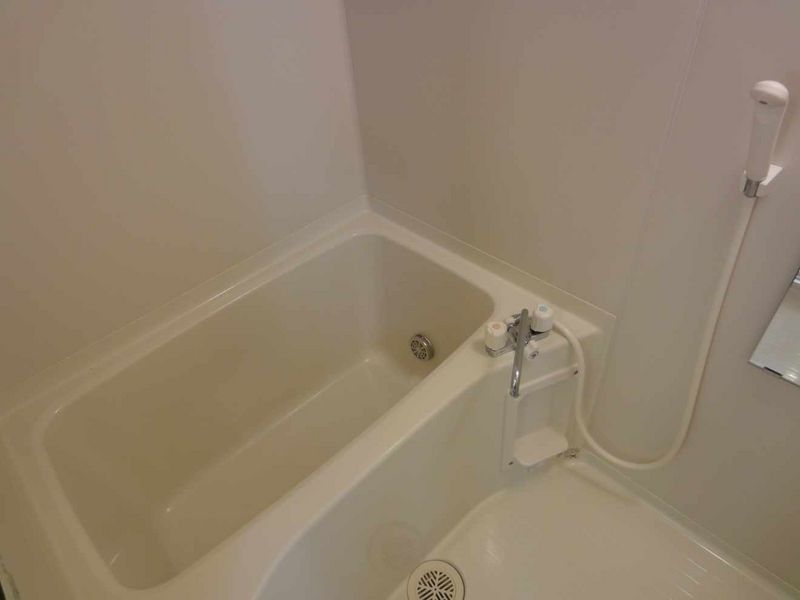 レオパレスアビテ湘南 風呂