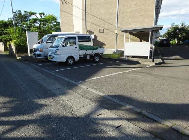 レオパレスチャオ 駐車場