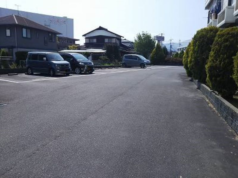レオパレスＤＡＩＫＡＮⅡ 駐車場