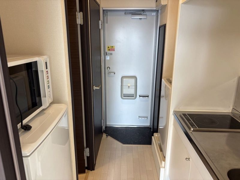レオネクストレジスター本郷 玄関